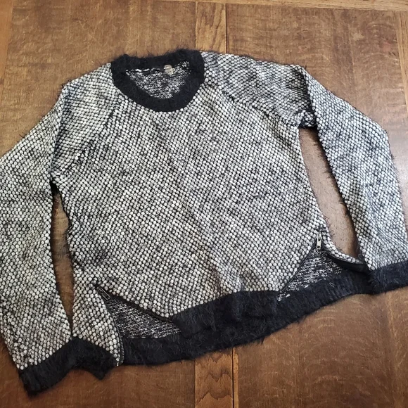 Dex 1963 black white eyelash crewneck sweater with double zipper hem feature
